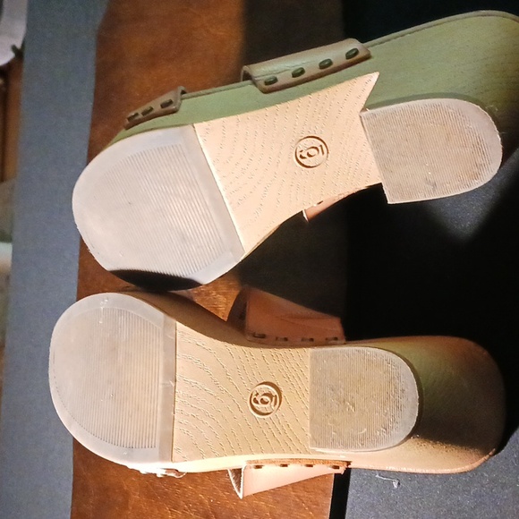 Universal Thread Sandals - Picture 4 of 6